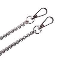 Obrázok ku produktu RETIAZKA kovová s karabínami sivá strieborná