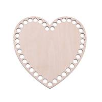 Obrázok ku produktu Drevené dno srdce 17cm 1ks