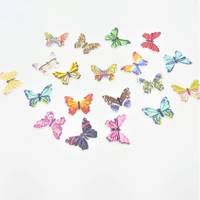 Obrázok ku produktu GOMBÍK 25mm drevený motýľ MIX